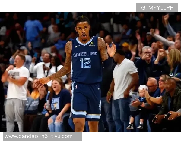 克莱状态低迷仅得3分5板三分球命中率惨淡表现令人失望 克莱状态低迷仅得3分5板三分球命中率惨淡表现令人失望