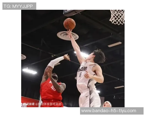 杨瀚森半场表现出色背靠背顶住压力贡献8分2板1断展现潜力
